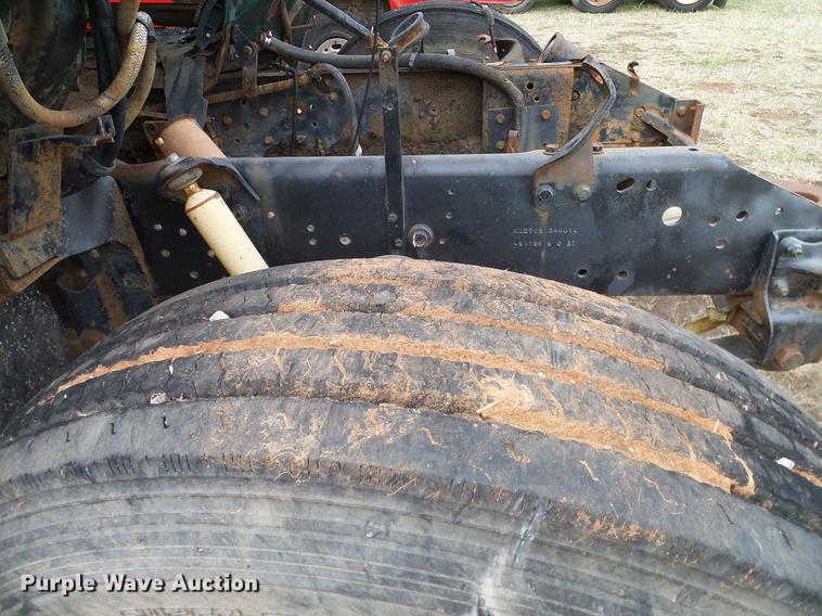 image for item DD1311 1986 International 1955 service truck