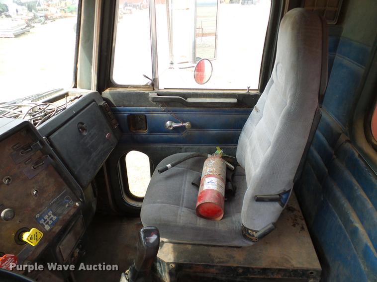 image for item DD1312 1991 Peterbilt 377 flatbed truck