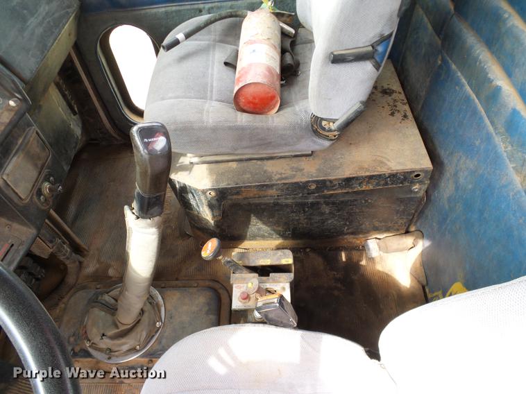 image for item DD1312 1991 Peterbilt 377 flatbed truck