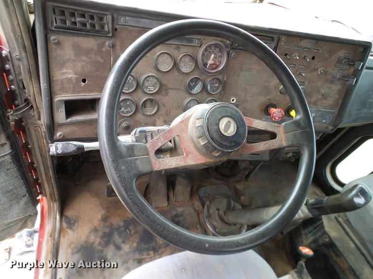 image for item DD1312 1991 Peterbilt 377 flatbed truck