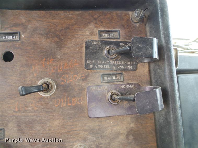 image for item DD1312 1991 Peterbilt 377 flatbed truck