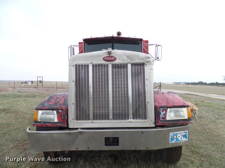 image for item DD1312 1991 Peterbilt 377 flatbed truck