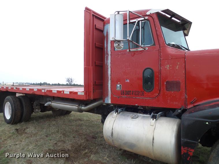 image for item DD1312 1991 Peterbilt 377 flatbed truck