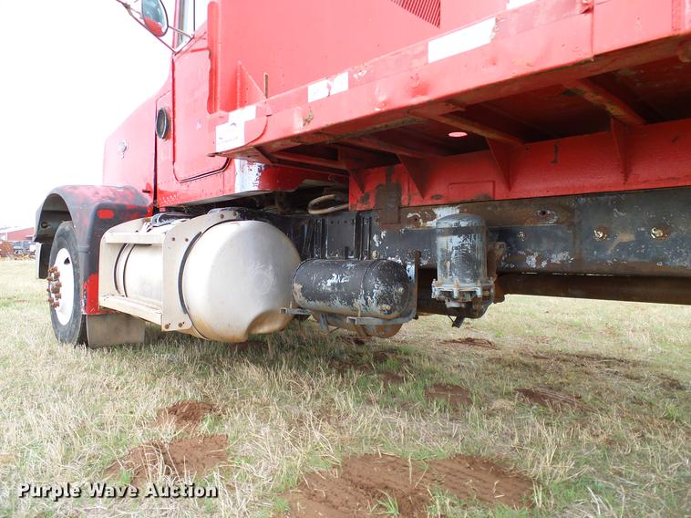 image for item DD1312 1991 Peterbilt 377 flatbed truck