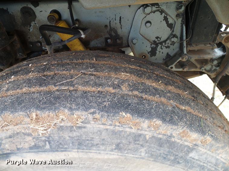 image for item DD1312 1991 Peterbilt 377 flatbed truck