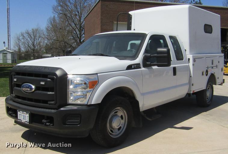 image for item DD2699 2011 Ford F250 Super Duty SuperCab utility bed pickup truck
