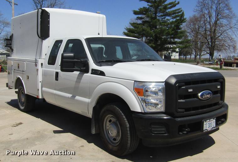 image for item DD2699 2011 Ford F250 Super Duty SuperCab utility bed pickup truck