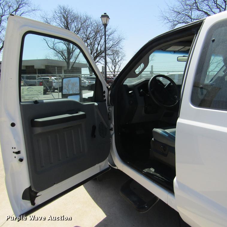 image for item DD2699 2011 Ford F250 Super Duty SuperCab utility bed pickup truck