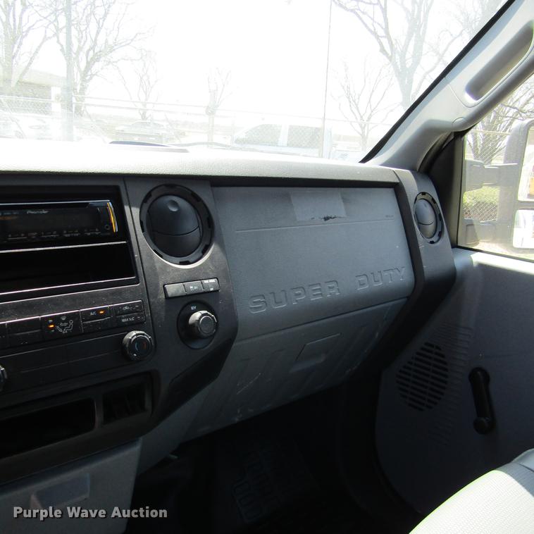 image for item DD2699 2011 Ford F250 Super Duty SuperCab utility bed pickup truck