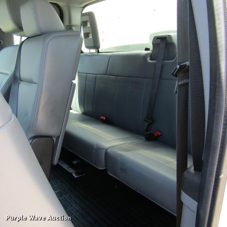 image for item DD2699 2011 Ford F250 Super Duty SuperCab utility bed pickup truck