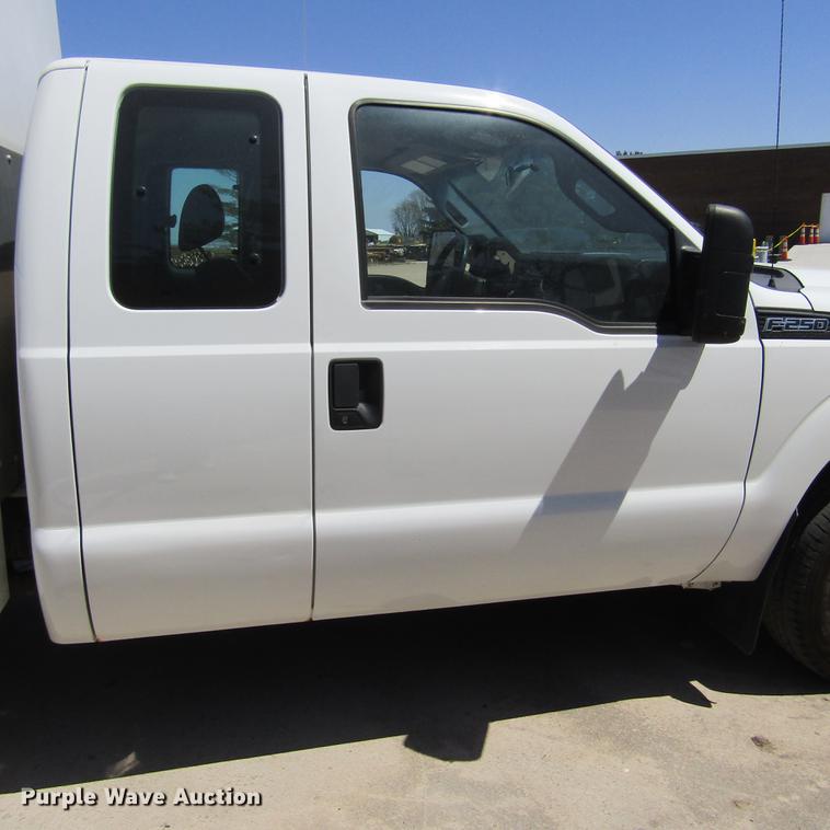 image for item DD2699 2011 Ford F250 Super Duty SuperCab utility bed pickup truck