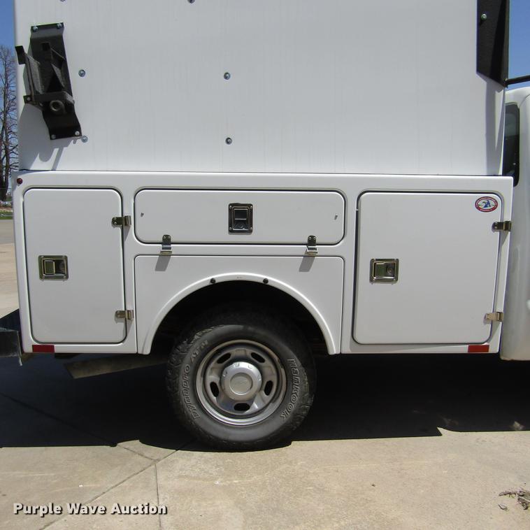 image for item DD2699 2011 Ford F250 Super Duty SuperCab utility bed pickup truck