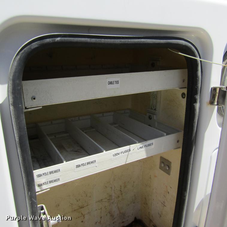 image for item DD2699 2011 Ford F250 Super Duty SuperCab utility bed pickup truck