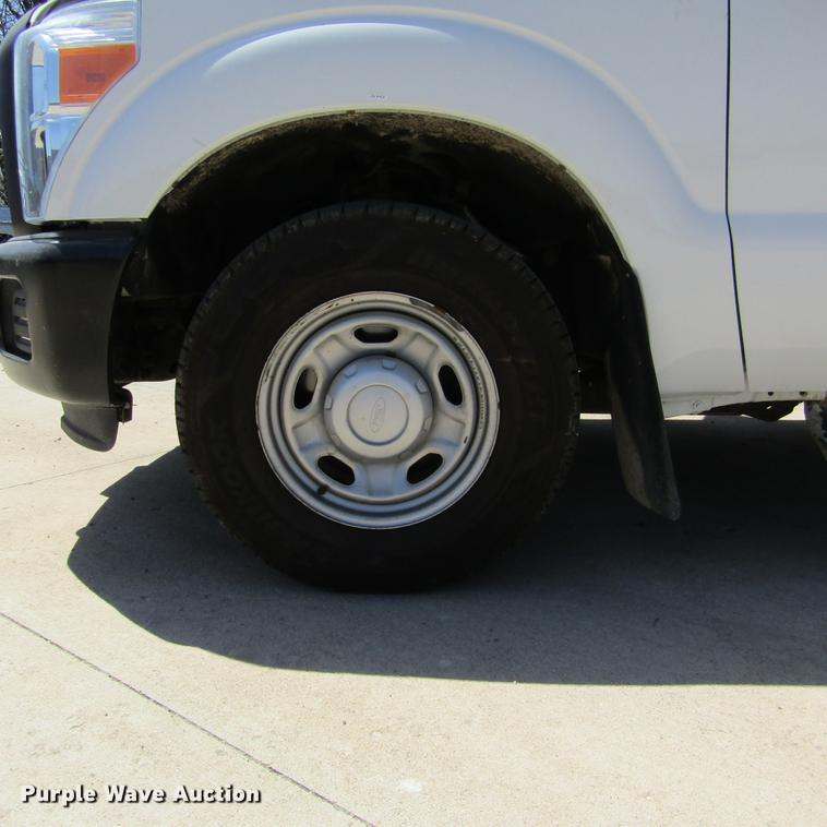 image for item DD2699 2011 Ford F250 Super Duty SuperCab utility bed pickup truck