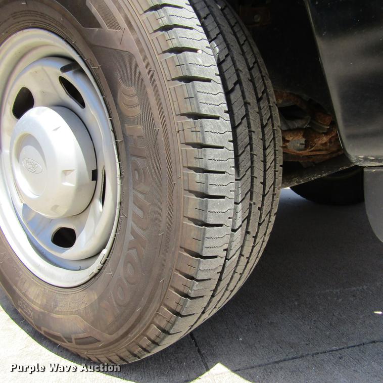 image for item DD2699 2011 Ford F250 Super Duty SuperCab utility bed pickup truck