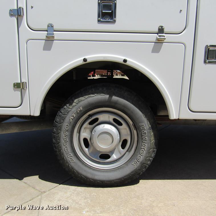 image for item DD2699 2011 Ford F250 Super Duty SuperCab utility bed pickup truck