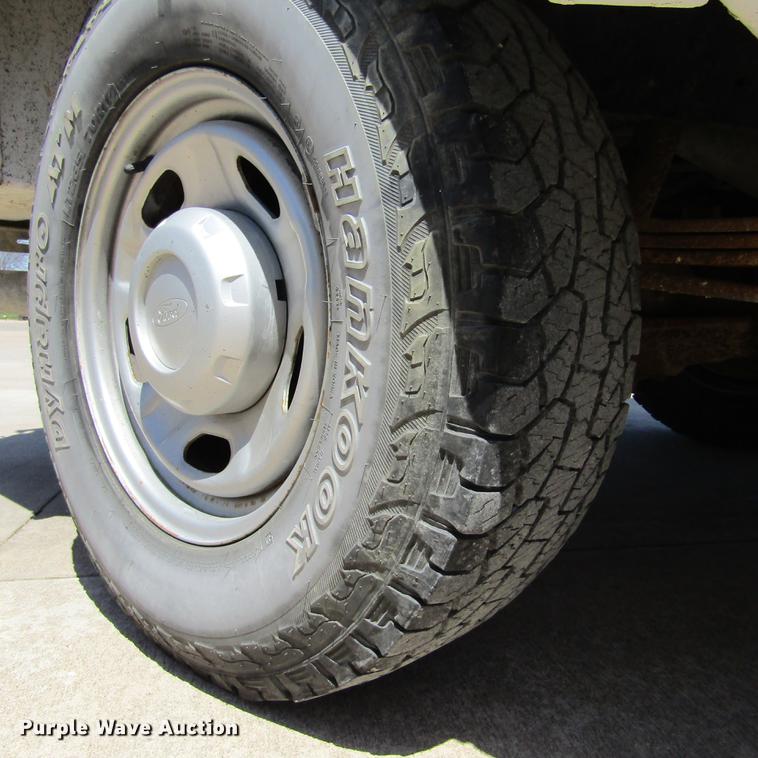 image for item DD2699 2011 Ford F250 Super Duty SuperCab utility bed pickup truck