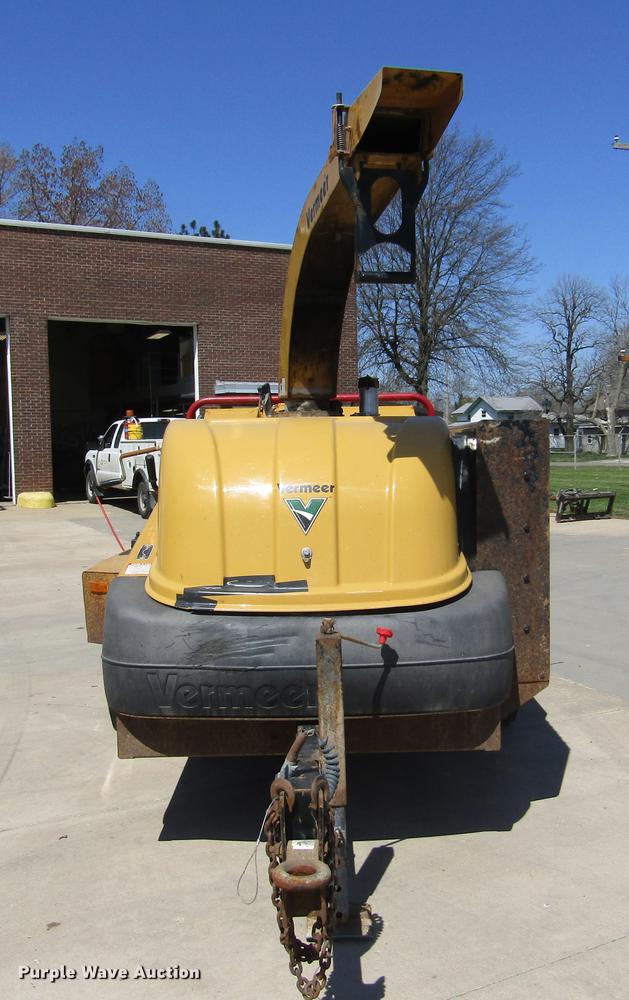 image for item DD2700 2007 Vermeer BC1500 wood chipper