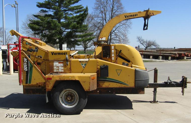 image for item DD2700 2007 Vermeer BC1500 wood chipper