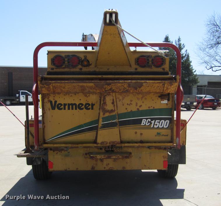 image for item DD2700 2007 Vermeer BC1500 wood chipper