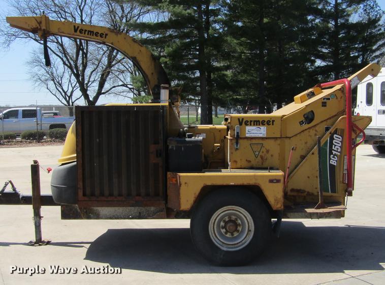 image for item DD2700 2007 Vermeer BC1500 wood chipper