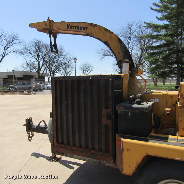 image for item DD2700 2007 Vermeer BC1500 wood chipper