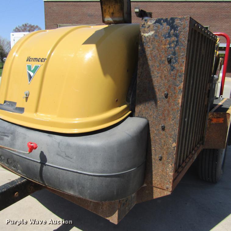 image for item DD2700 2007 Vermeer BC1500 wood chipper
