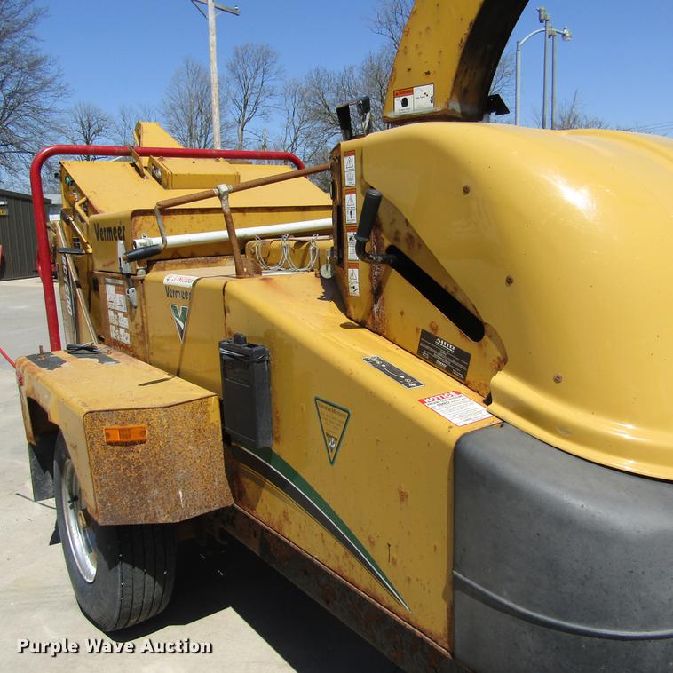 image for item DD2700 2007 Vermeer BC1500 wood chipper