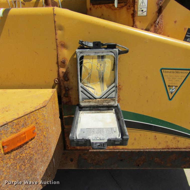 image for item DD2700 2007 Vermeer BC1500 wood chipper