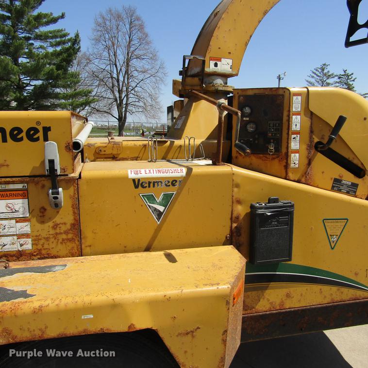 image for item DD2700 2007 Vermeer BC1500 wood chipper