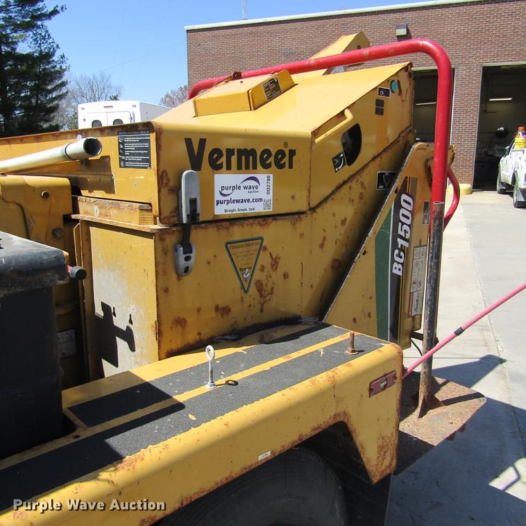 image for item DD2700 2007 Vermeer BC1500 wood chipper