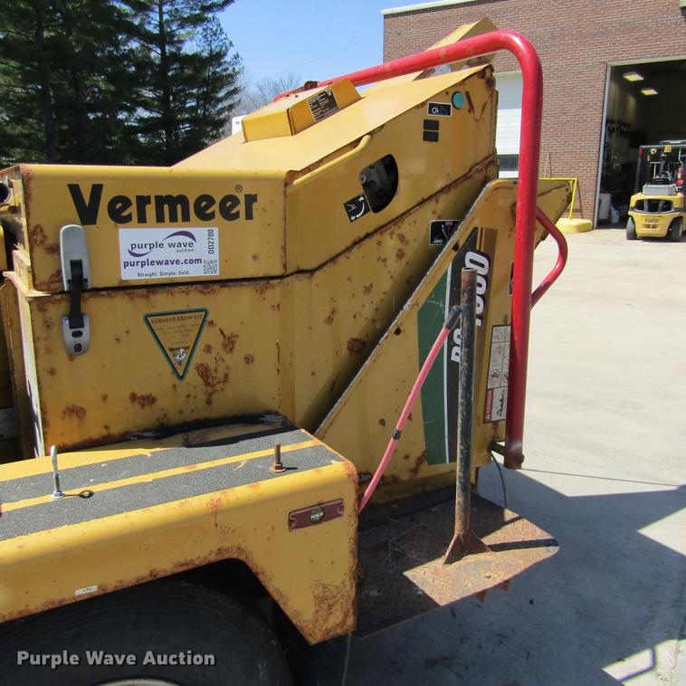 image for item DD2700 2007 Vermeer BC1500 wood chipper