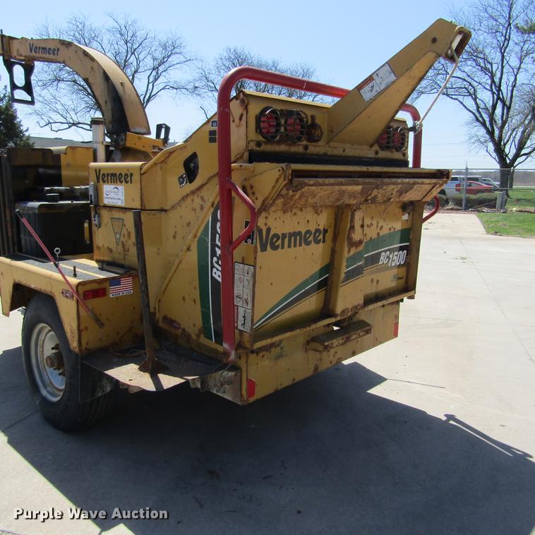 image for item DD2700 2007 Vermeer BC1500 wood chipper