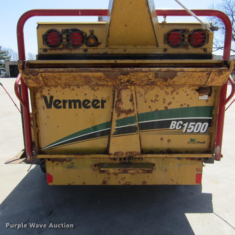 image for item DD2700 2007 Vermeer BC1500 wood chipper
