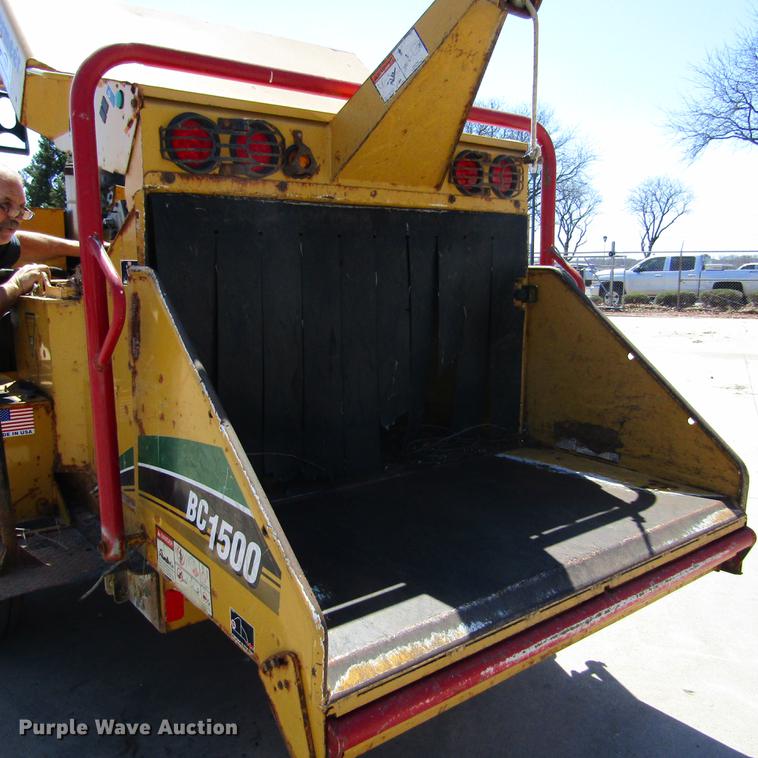 image for item DD2700 2007 Vermeer BC1500 wood chipper