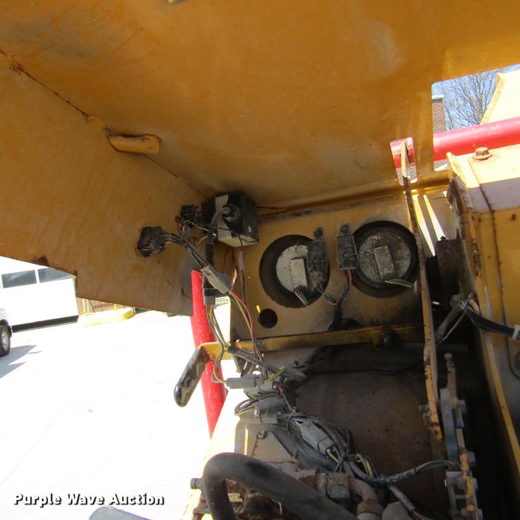 image for item DD2700 2007 Vermeer BC1500 wood chipper