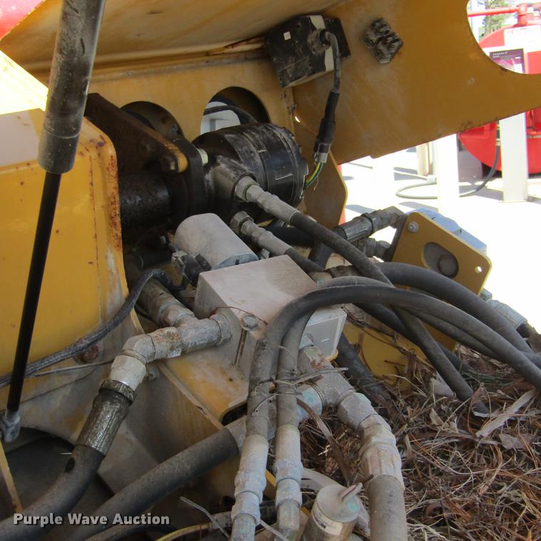 image for item DD2700 2007 Vermeer BC1500 wood chipper