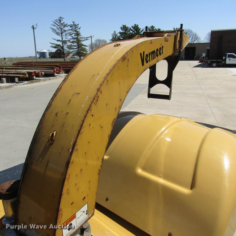 image for item DD2700 2007 Vermeer BC1500 wood chipper