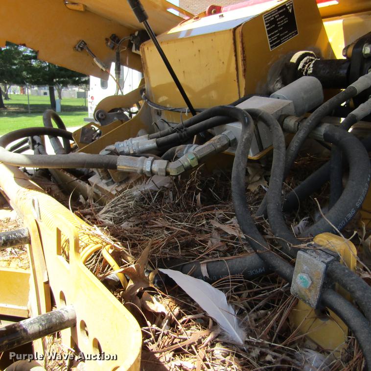 image for item DD2700 2007 Vermeer BC1500 wood chipper