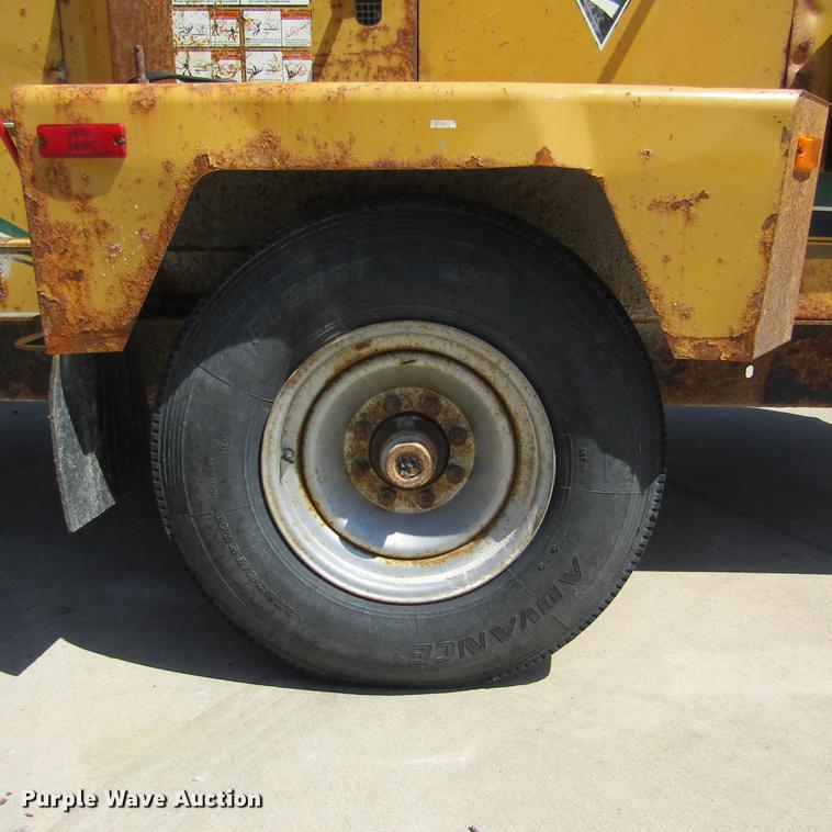 image for item DD2700 2007 Vermeer BC1500 wood chipper