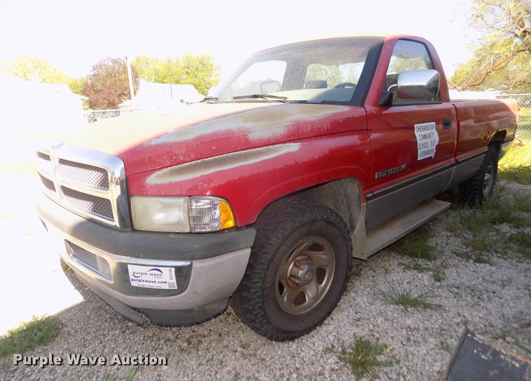 image for item DD2765 1994 Dodge Ram 1500 Laramie SLT pickup truck