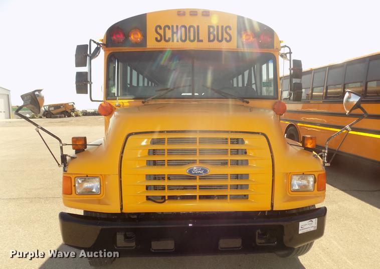 image for item DD2768 1996 Ford B800 Thomas school bus