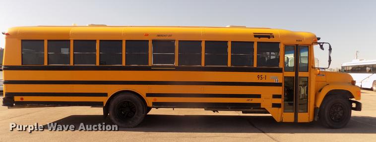 image for item DD2768 1996 Ford B800 Thomas school bus