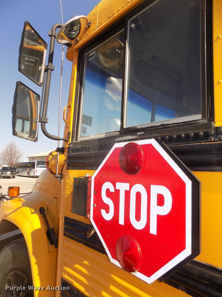 image for item DD2768 1996 Ford B800 Thomas school bus