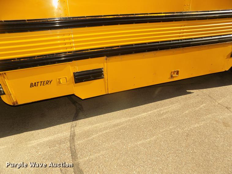 image for item DD2768 1996 Ford B800 Thomas school bus