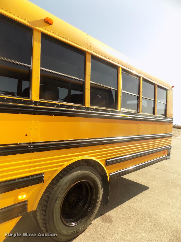 image for item DD2768 1996 Ford B800 Thomas school bus