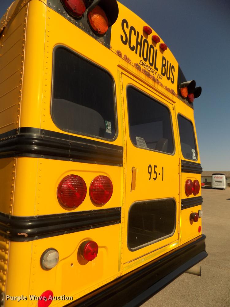 image for item DD2768 1996 Ford B800 Thomas school bus