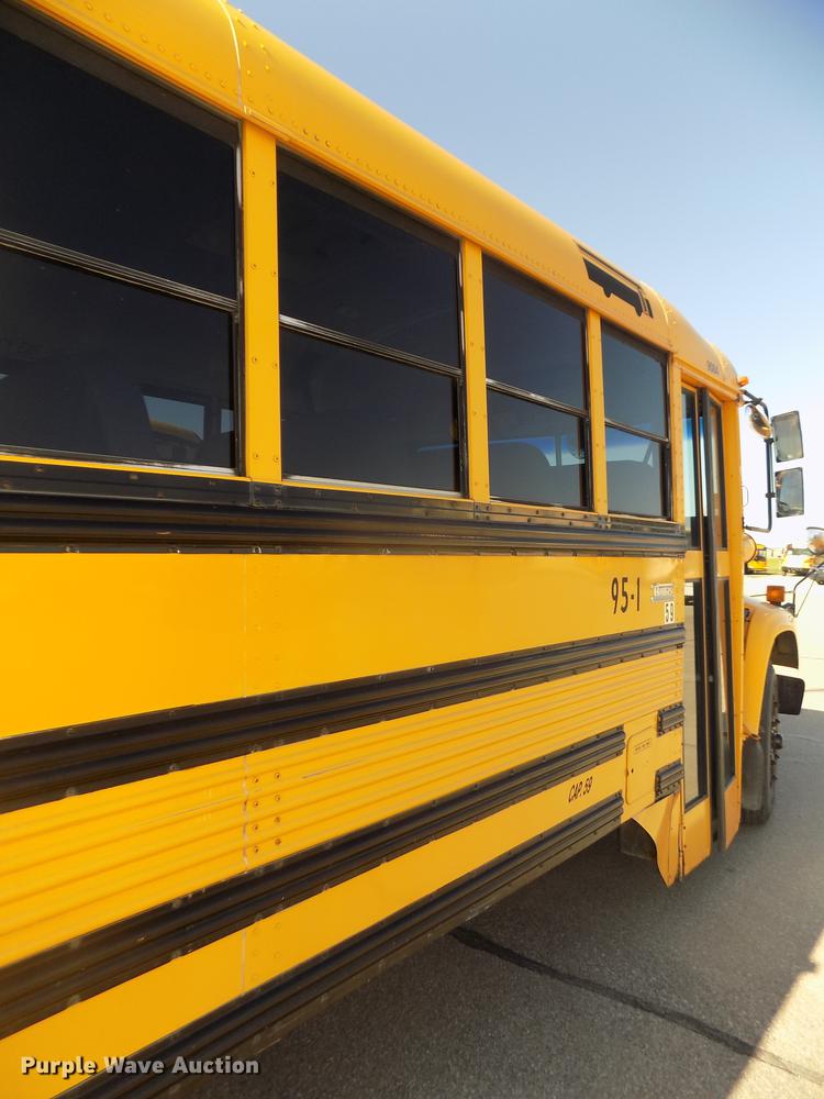 image for item DD2768 1996 Ford B800 Thomas school bus