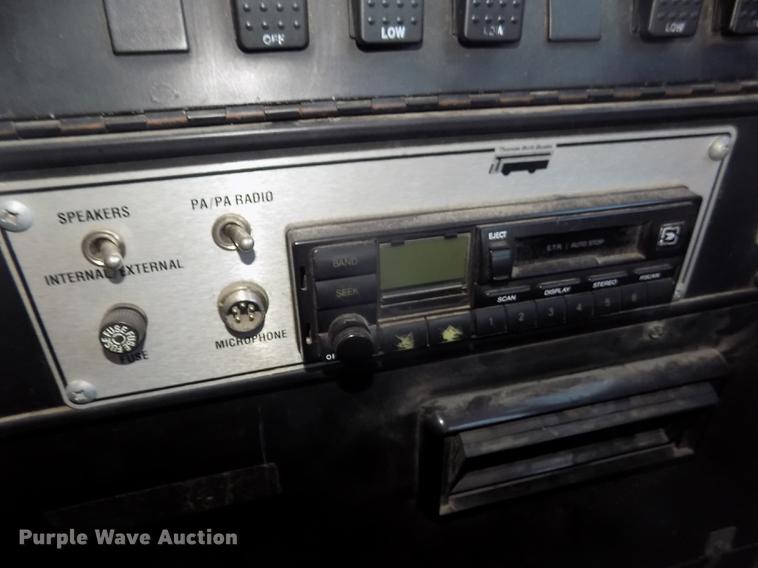 image for item DD2768 1996 Ford B800 Thomas school bus