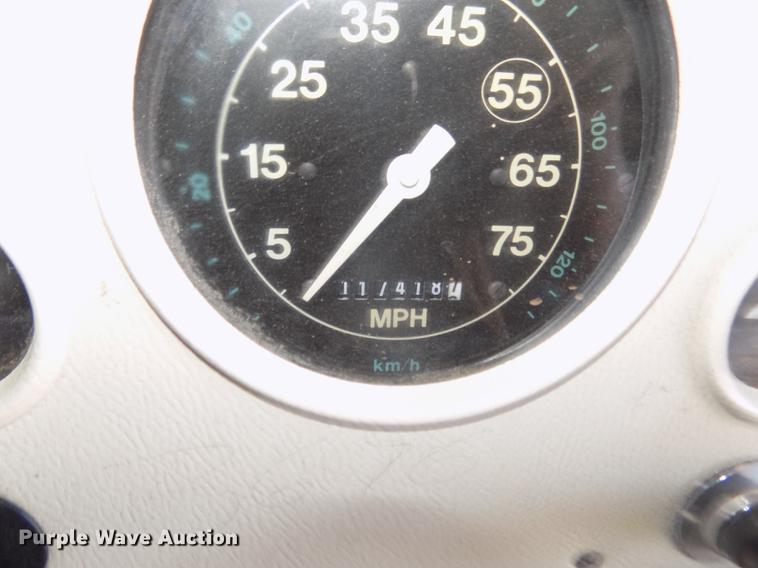 image for item DD2768 1996 Ford B800 Thomas school bus